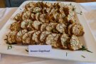 In Scheiben geschnittene Brezen-Knödel.